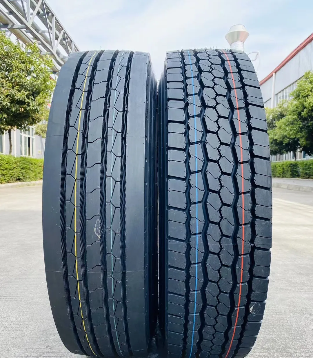 タイヤR17.5とR19.5 215 / 75 r 17.5中国製トラックタイヤ