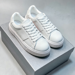 Chaussures de luxe unisexes, baskets de créateur tendance, classiques à lacets, baskets décontractées de marque. - Product Image 2