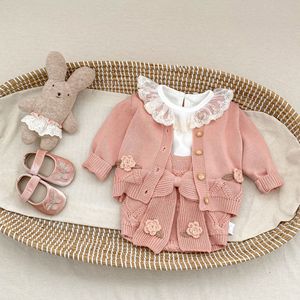 Conjunto de Ropa Tejida para Bebés Recién Nacidas, Cárdigan con Flores Hecho a Mano y Pelele, Conjunto de 2 Piezas de Suéter de Algodón para Bebés de 0 a 24 Meses - Product Image 3