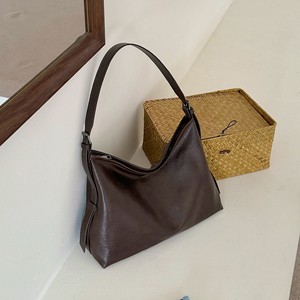 กระเป๋าสะพายไหล่หนังนิ่มสไตล์วินเทจสำหรับผู้หญิง สีน้ำตาล ความจุขนาดใหญ่ ใช้ได้ทุกวัน ฤดูใบไม้ร่วง 2025 - Product Image 4