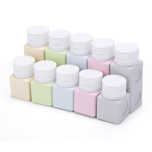 Ensemble de bouteilles de voyage en silicone, 1,5 oz (45 ml), avec bouchon rabattable, pour shampoing, lotion, hydratant, soins de la peau pour adultes, contenants rechargeables - Product Image 4