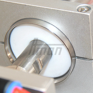 Machine de remplissage semi-automatique de 25kg trémie 10-100ml modèle 850*340*340mm eau pure lait eau huile jus Soda thé - Product Image 5