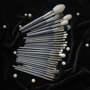 Juego de 26 Brochas de Maquillaje de Lujo Serie Gris, <span class=keywords><strong>Pelo</strong></span> Natural de Cabra, <span class=keywords><strong>Pelo</strong></span> de Zorro de las Nieves, Brocha para Rubor, Juego Completo de Brochas Profesionales para Artistas - Product Image 2