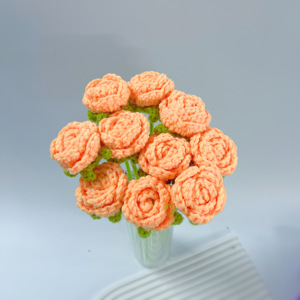 Fleurs artificielles de décoration intérieure de qualité exceptionnelle, fleurs tricotées à la main créatives, rose rouge - Product Image 4