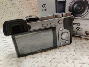 Cámara sin Espejo <span class=keywords><strong>Alpha</strong></span> <span class=keywords><strong>A6000</strong></span> Económica con Sensor CMOS Exmor HD de 24.3MP, Compatible con Tarjetas SD, Video Full HD - Product Image 4