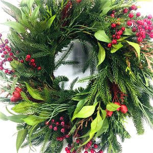 مجموعة تزيين الباب الأحمر زهرة التوت إكليل عيد الميلاد الاصطناعي - Product Image 1