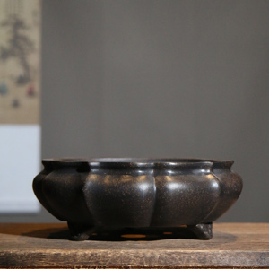 Maceta Redonda con Diseño de Loto, Arcilla Púrpura Zisha, Arcilla Cruda, Cerámica Tradicional MiTaoXiang - Product Image 1
