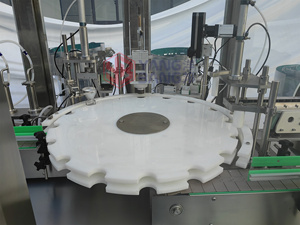 Machine de remplissage et de scellage de parfum entièrement automatique YB-Y4 avec dispositif anti-fuite, compacte et élégante, haute vitesse - Product Image 4