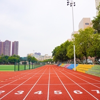 Piste d'athlétisme hybride en PU entièrement coulée sur site, conforme aux normes IAAF, système de surface granulaire EPDM de 13 mm
