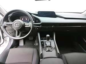 Sedán Compacto Automático con Volante a la Izquierda Como Nuevo, <span class=keywords><strong>Mazda</strong></span> <span class=keywords><strong>3</strong></span> Axela <span class=keywords><strong>2021</strong></span>, Bajo Kilometraje, Excelente Estado y Fiabilidad de <span class=keywords><strong>Mazda</strong></span>, Primer Auto - Product Image 6