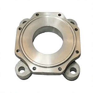 Componente de fundición a presión de aluminio con orificio central y orificios de montaje para uso industrial - Product Image 1