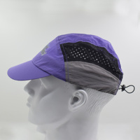 Casquette de course légère et respirante personnalisée, couleur violette, avec impression « STAY FOCUSED », en maille respirante, pour le jogging et le cyclisme en extérieur