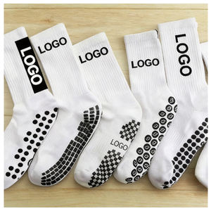 Chaussettes de sport antidérapantes personnalisées avec logo OEM pour jeunes, femmes et hommes, chaussettes de football, chaussettes de sport en PVC antidérapantes - Product Image 1