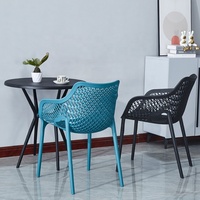 Chaises en plastique empilables incassables de couleur vive de chaise pure résistante d'accoudoir de pp pour la maison de restaurant