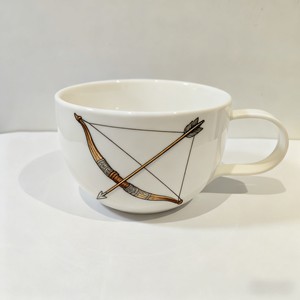 Mug en céramique et porcelaine fait main - Motif de tir à l'arc peint à la main - Cadeau de vacances idéal - Product Image 6
