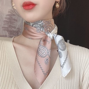 Lenço Quadrado Pequeno de 70cm para Mulheres Muçulmanas, Três em Um, Laço para Cabelo, Elegante para o Trabalho - Product Image 2