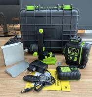 Niveau laser vert miniature haute précision 4D 16 lignes 360° °   Laser croisé auto-nivelant pour la construction et le bricolage