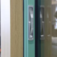 Ventana de Aluminio con Rotura de Puente Térmico Personalizada de Fábrica, con Marcos Delgados y Forma Arqueada para Proyectos Residenciales de Alta Gama