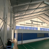 Structure de toit personnalisée pour terrain de padel professionnel, résistante aux charges de neige, en aluminium.