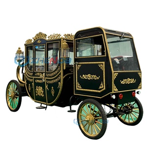 Voiture électrique vintage à quatre roues noire et or avec cabine conducteur fermée, véhicule personnalisé pour les visites et les mariages - Product Image 1