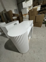 Meubles de manucure professionnels utilisés pour les tables de salon de manucure, style bois blanc, couleur unie moderne, matériau d'emballage, type d'origine GUA, année
