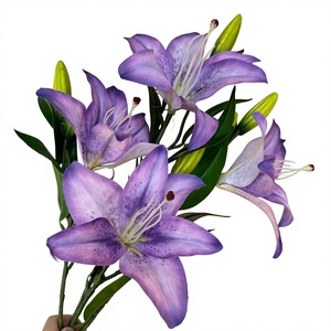 Fiori di Giglio in Seta Decorativi di Alta Qualità, 1 Fiore e 2 Boccioli, per Matrimoni, Festival all'Aperto, Esposizioni Commerciali - Product Image 1