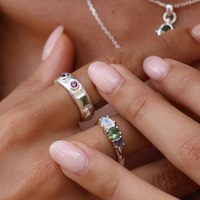 Parure de bijoux Gemnel martelée à la main, en laiton, avec zircon multicolore taille baguette et ovale, boucles d'oreilles créoles épaisses et bagues empilables pour femme