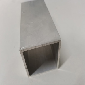 Venta caliente 6000 serie Tubo Cuadrado de aluminio personalizado tubo de aluminio con grano de madera - Product Image 1