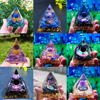 5cm Hotsale Weihnachts baum Liebes thema Kristall chips Harz Orgonit Pyramide Kristall Meditation Spirituelles Handwerk