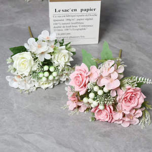 Venta al por mayor <span class=keywords><strong>esquina</strong></span> Rosa falso ramo <span class=keywords><strong>de</strong></span> <span class=keywords><strong>flores</strong></span> silvestres decoración del hogar boda <span class=keywords><strong>de</strong></span> mano mezcla <span class=keywords><strong>de</strong></span> <span class=keywords><strong>flores</strong></span> artificiales baya - Product Image 4