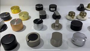 Fornello da cucina universale con accensione automatica a 4 fuochi a <span class=keywords><strong>Gas</strong></span> e ceramica con manopole in metallo elettrico e alimentato a batteria - Product Image 2