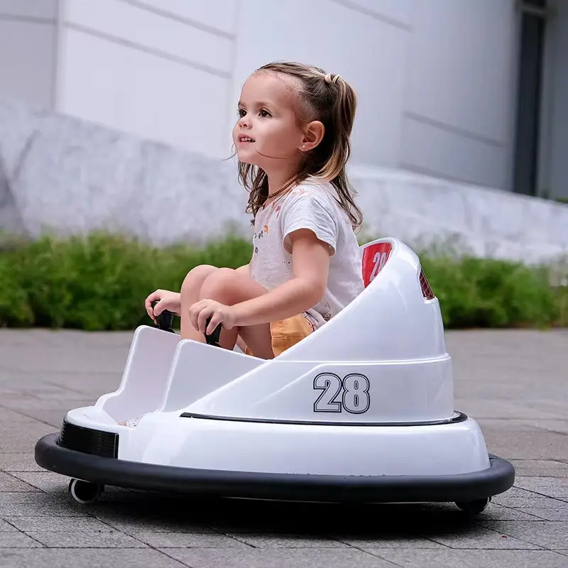 Coche de parachoques eléctrico para montar de 6V hecho en fábrica, azul, rojo, blanco, amarillo para niños y niños pequeños con batería y zona de giro 360