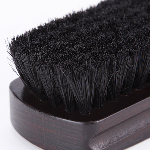 Brosse à barbe en bois massif avec poils naturels pour hommes, pour l'entretien et le coiffage de la barbe - Product Image 5