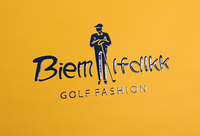 Sac shopping en papier jaune avec logo en feuille d'or gaufré personnalisé et poignée en ruban pour emballages de luxe, vêtements, marques haut de gamme