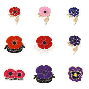 <span class=keywords><strong>Bottes</strong></span> de casque <span class=keywords><strong>soldat</strong></span> en mousseline de soie, panneaux rouges, broches en émail, couleur or - Product Image 5