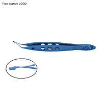 Instrument chirurgical pour la chirurgie oculaire : Pince à noyau à action croisée, à dents crantées et à mâchoires en forme de palette