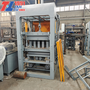 Machine de fabrication de moules modifiés pour blocs creux, blocs pleins et blocs de toiture en béton mobile TT4-45, fabricant en Chine - Product Image 5