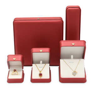 FADELI vendita calda scatole portagioie in pelle PU rossa scatole <span class=keywords><strong>e</strong></span> custodie per orologi personalizzati Set di confezioni di gioielli di lusso portatili scatole per anelli - Product Image 1
