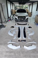 Kit carrosserie en fibre de carbone pour Audi Q7, avec lèvre avant, jupes latérales, diffuseur, spoiler et extension d'ailes pour une mise à niveau élégante