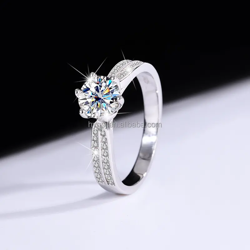 S925 Anillo de plata esterlina Colorful Queen Stars Six Claws Moissanite Diamond Ring