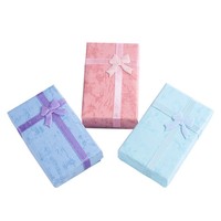 Boîte à bijoux carrée biodégradable pour bagues et bracelets avec impression quadricolore, design nœud, boîte cadeau personnalisable