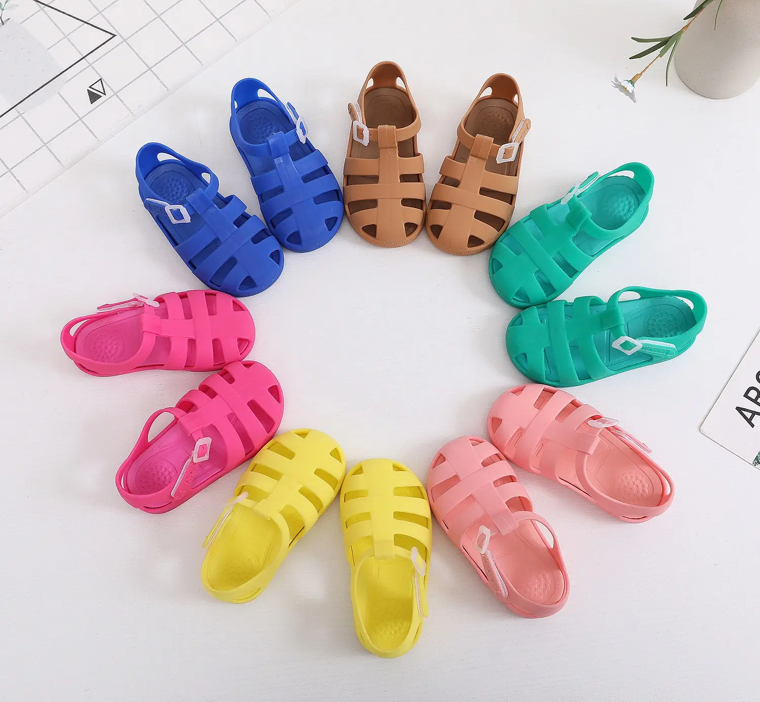 Wholesale Soft Bottom Children's Kids Infant Toddler Candy Color Summer Flat Sandals Boys Girl Cute Jelly Shoes
