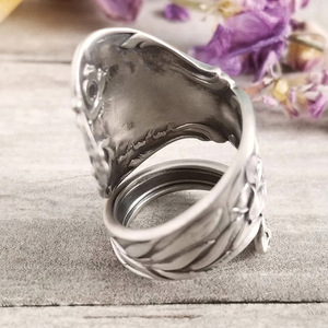 Anello Vintage H350 in Lega con Motivo Vegetale, Gioiello Unisex alla Moda, Regalo Senza Pietre e Senza Incastonature - Product Image 6