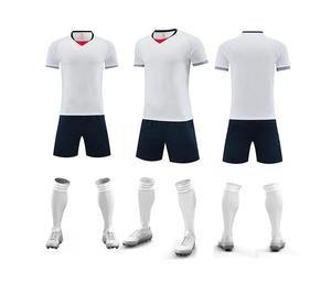 Maillots de football personnalisés en polyester, impression numérique, vêtements de sport respirants pour enfants, style rétro pour l'été et l'automne, service OEM - Product Image 5
