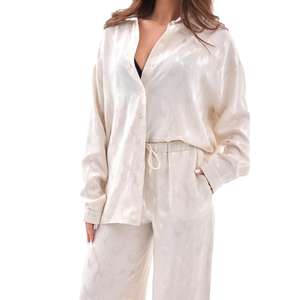 ชุดเสื้อเชิ้ตผ้าซาตินสำหรับผู้หญิง แบรนด์ Takimo แขนยาว ระบายอากาศได้ดี สวมใส่สบาย สี BERGOMA - Product Image 1