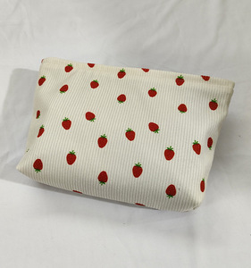 Pochette de maquillage haut de gamme en velours côtelé avec motif fruitier et détails de couture, organiseur cosmétique grande capacité, étui à lèvres - Product Image 1