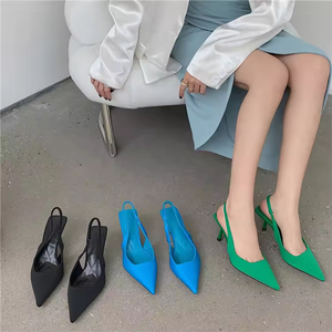 Zapatos de Tacón Bajo con Punta en Pico, Ligeros, de Satén y Cuero, con Pedrería, Cómodos, para Hombre y Mujer - Product Image 2