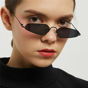 Lunettes de soleil rétro noires à petite monture avec logo personnalisé, lunettes de soleil en métal pour femme, petites lunettes de soleil polygonales 2021 - Product Image 1