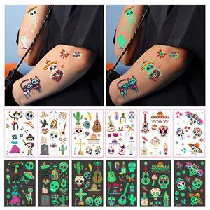Pegatina <span class=keywords><strong>de</strong></span> tatuaje que brilla en la oscuridad personalizada para niños y niñas maquillaje facial para adultos sello <span class=keywords><strong>de</strong></span> tatuaje temporal - Product Image 6