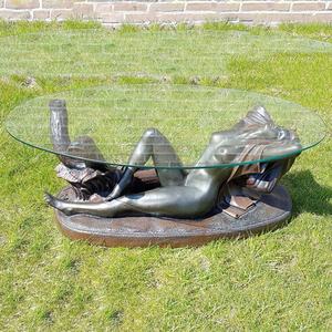 Escultura de Mujer Desnuda en Bronce Fundido, Adorno para Interiores y Exteriores, Mesa de Centro en Venta - Product Image 1